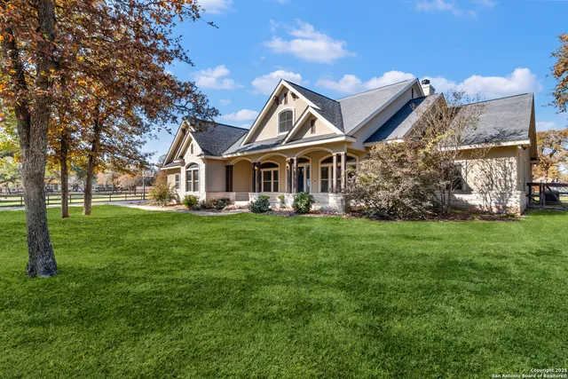 $775,000 | 112 Elk Run, La Vernia, TX 78121