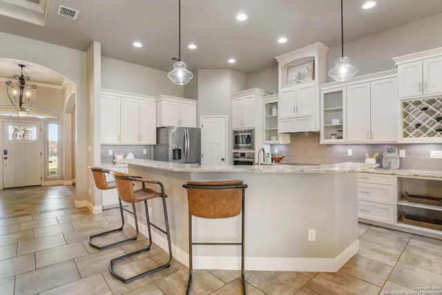 $775,000 | 112 Elk Run, La Vernia, TX 78121