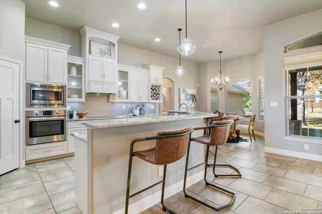 $775,000 | 112 Elk Run, La Vernia, TX 78121