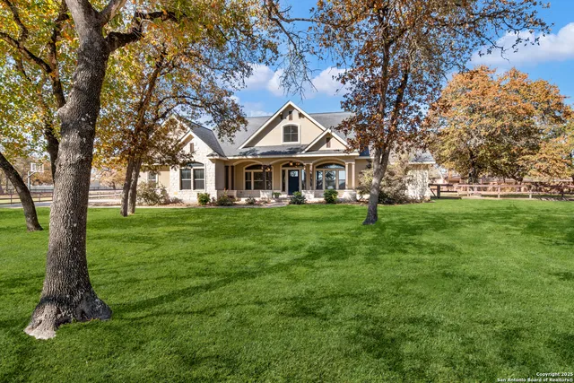 $775,000 | 112 Elk Run, La Vernia, TX 78121