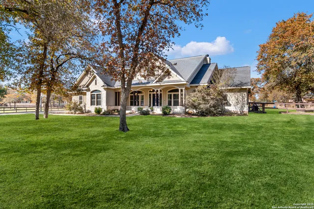 $775,000 | 112 Elk Run, La Vernia, TX 78121