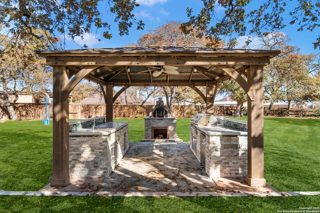 $775,000 | 112 Elk Run, La Vernia, TX 78121