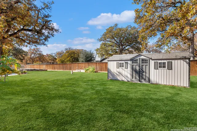 $775,000 | 112 Elk Run, La Vernia, TX 78121