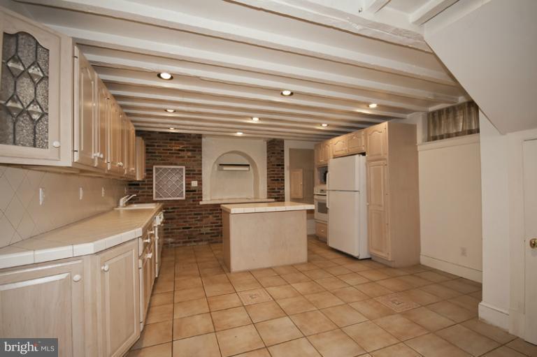 533 South Sharp Street Baltimore, MD 21201 - Photo 2 of 23 Kitchen