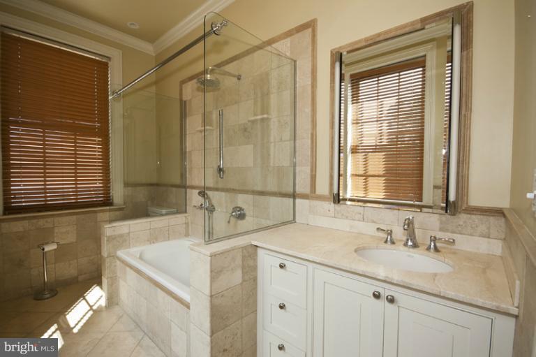 533 South Sharp Street Baltimore, MD 21201 - Photo 18 of 23 Bath