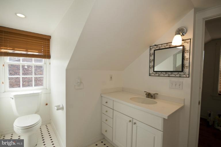 533 South Sharp Street Baltimore, MD 21201 - Photo 20 of 23 Bath