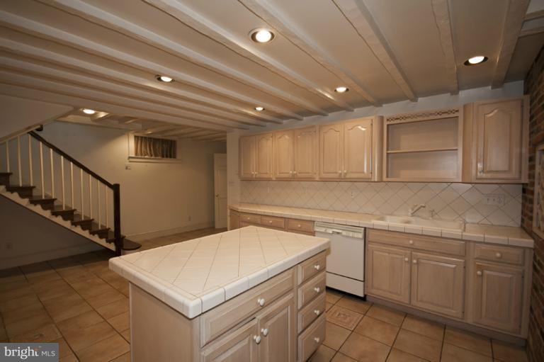533 South Sharp Street Baltimore, MD 21201 - Photo 3 of 23 Kitchen