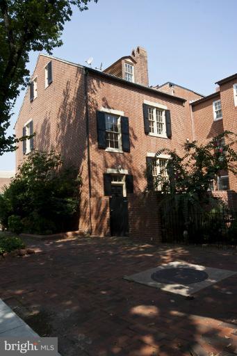 533 South Sharp Street Baltimore, MD 21201 - Photo 22 of 23 Exterior (Rear)