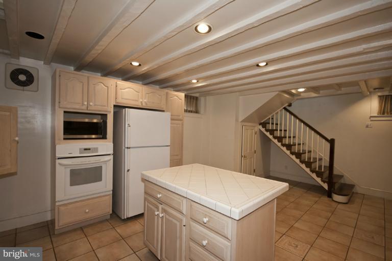 533 South Sharp Street Baltimore, MD 21201 - Photo 4 of 23 Kitchen