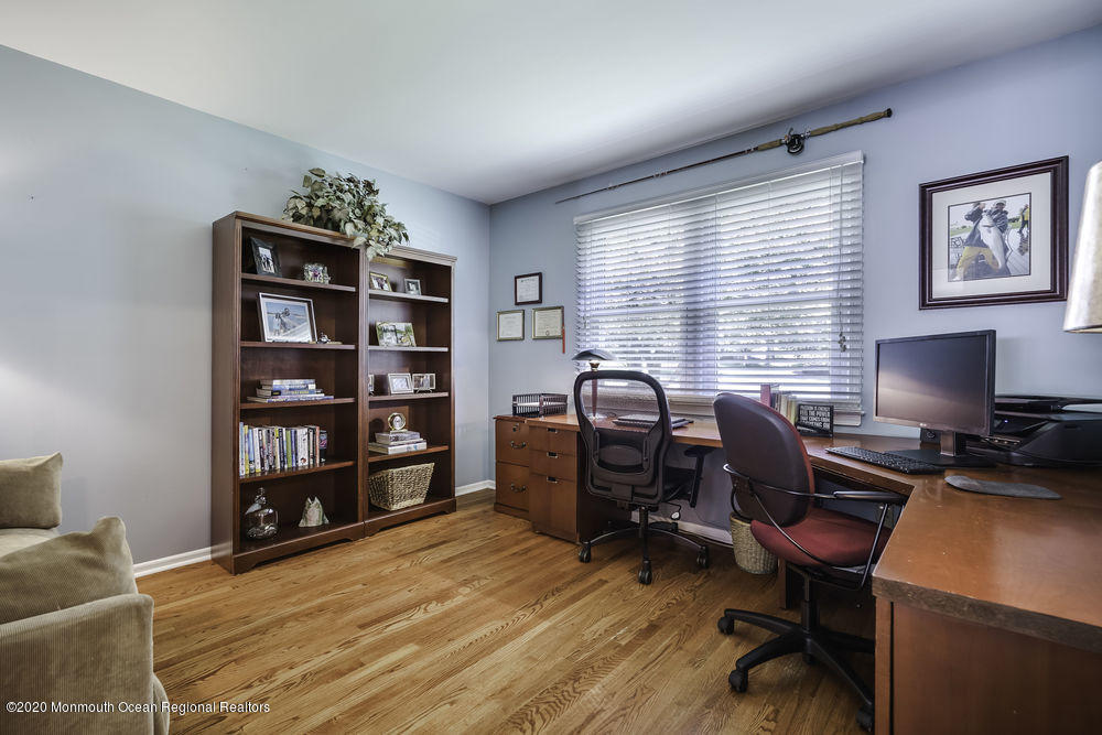 34 Hawthorne Road Red Bank, NJ 07701 - Photo 25 of 54 Home office/work space