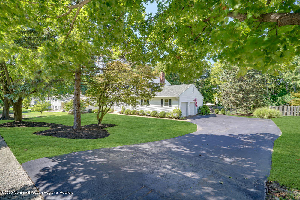 34 Hawthorne Road Red Bank, NJ 07701 - Photo 54 of 54 Side with Driveway