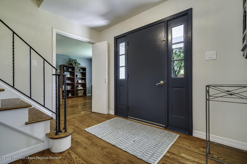 34 Hawthorne Road Red Bank, NJ 07701 - Photo 7 of 54 Foyer