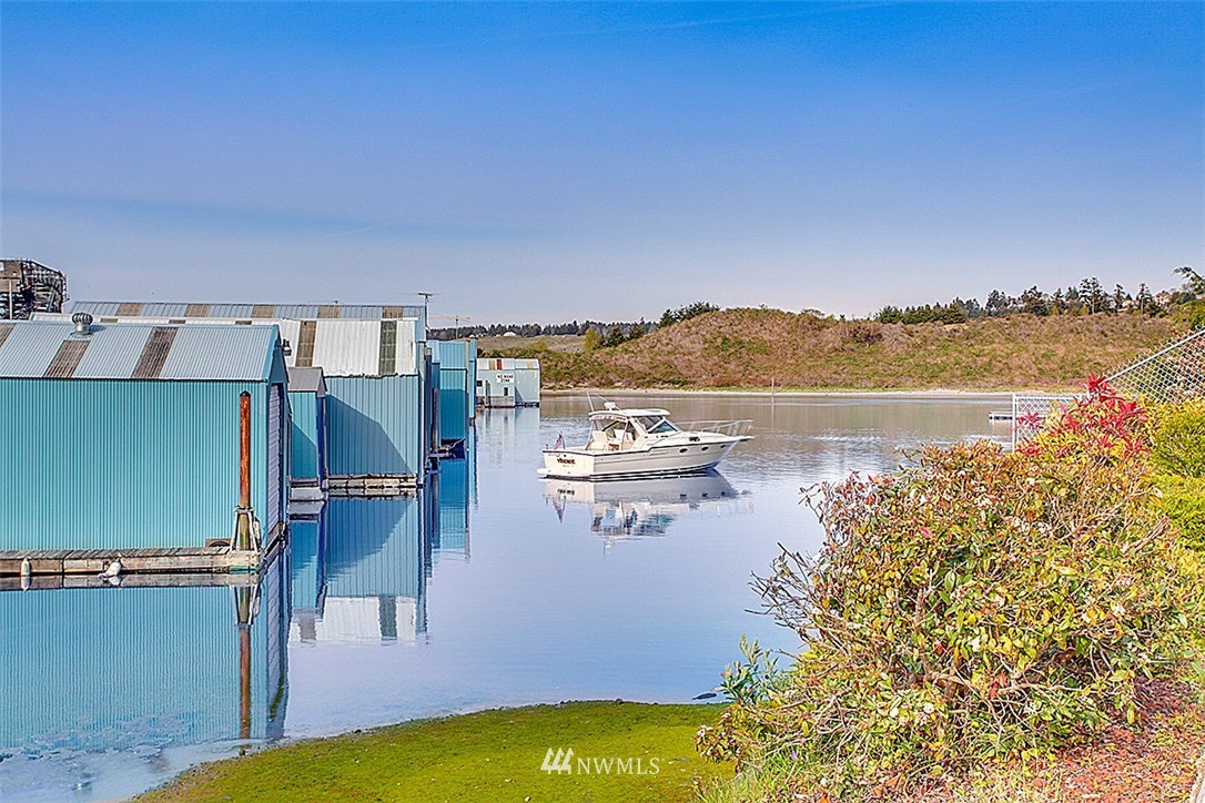 2651 Chambers Creek Road, Unit R2 Steilacoom, WA 98388 - Photo 5 of 25
