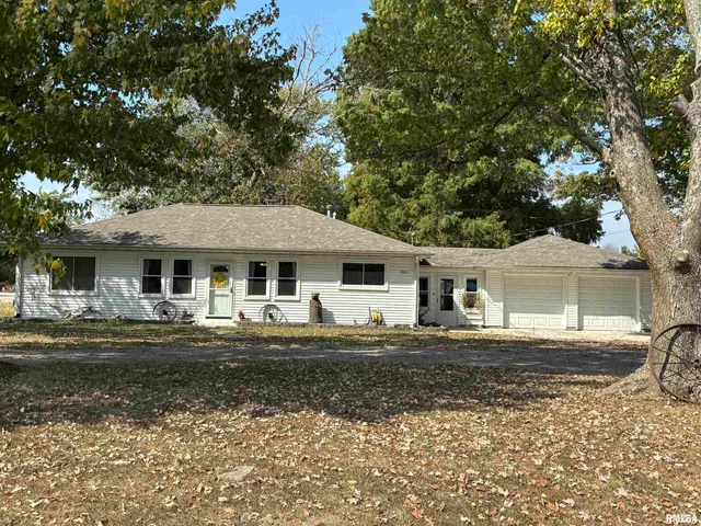 $149,500 | 2645 South Broadway, Salem, IL 62881