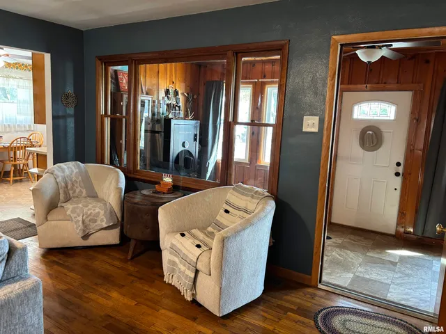 $149,500 | 2645 South Broadway, Salem, IL 62881