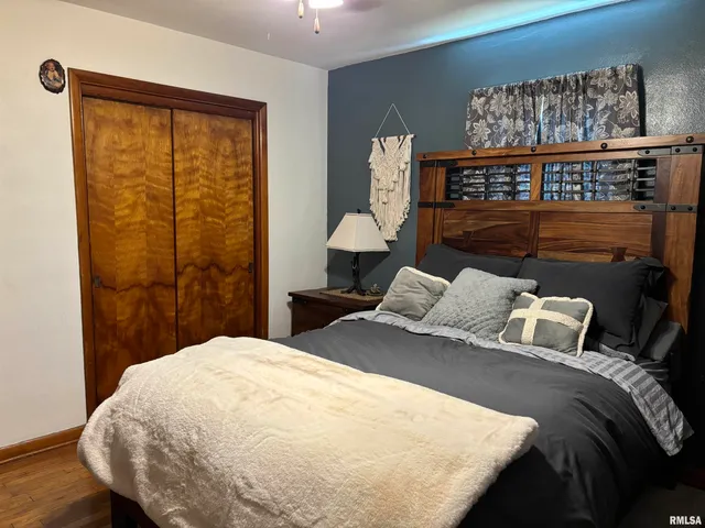 $149,500 | 2645 South Broadway, Salem, IL 62881