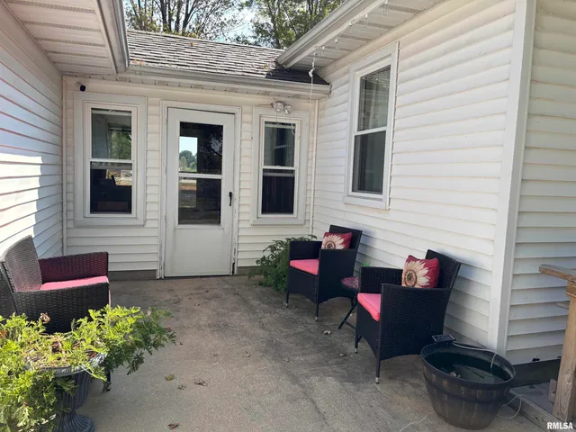 $149,500 | 2645 South Broadway, Salem, IL 62881