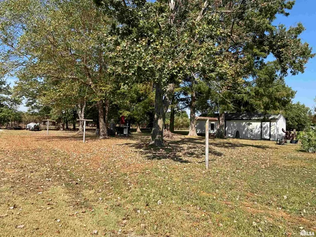 $149,500 | 2645 South Broadway, Salem, IL 62881