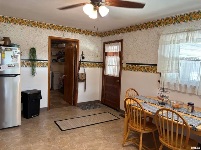 $149,500 | 2645 South Broadway, Salem, IL 62881