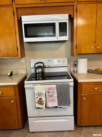 $149,500 | 2645 South Broadway, Salem, IL 62881