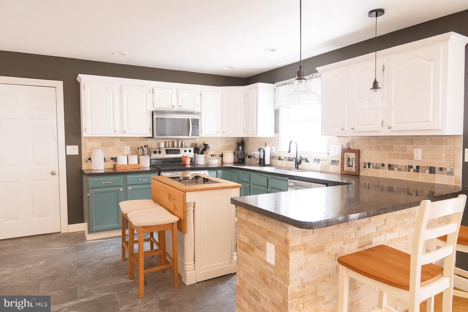 3628 Elly Road Aroda, VA 22709 - Photo 6 of 19 Kitchen View