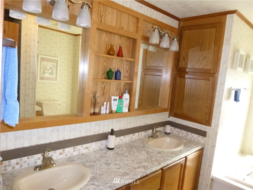 24025 8th Place West Bothell, WA 98021 - Photo 17 of 19