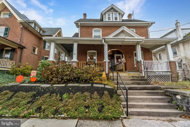 $380,000 | 208 East Broad Street, Souderton, PA 18964