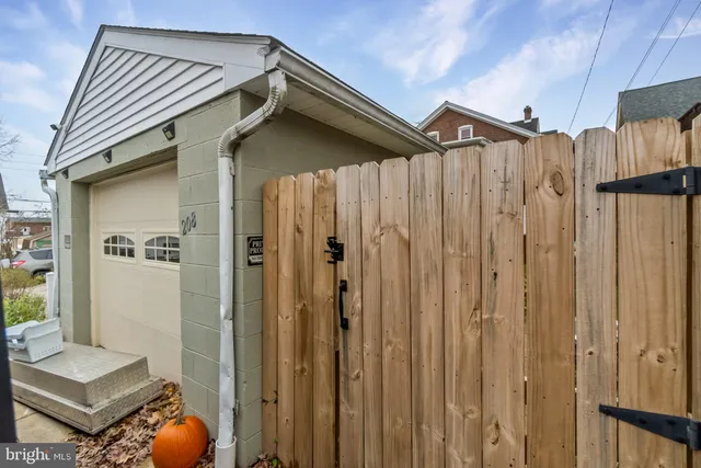 $380,000 | 208 East Broad Street, Souderton, PA 18964