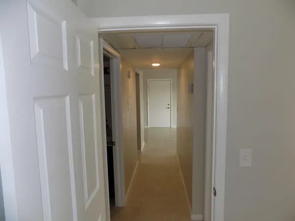 $1,895 | 1798 Abbey Road, Unit 207, West Palm Beach, FL 33415