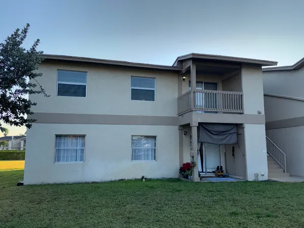 $1,895 | 1798 Abbey Road, Unit 207, West Palm Beach, FL 33415