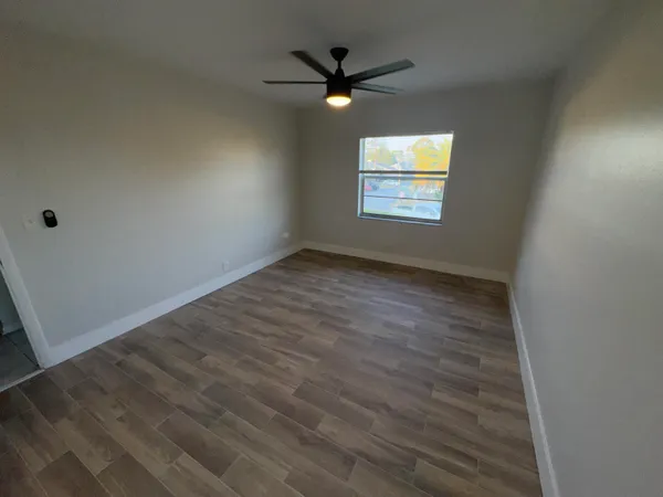 $1,895 | 1798 Abbey Road, Unit 207, West Palm Beach, FL 33415