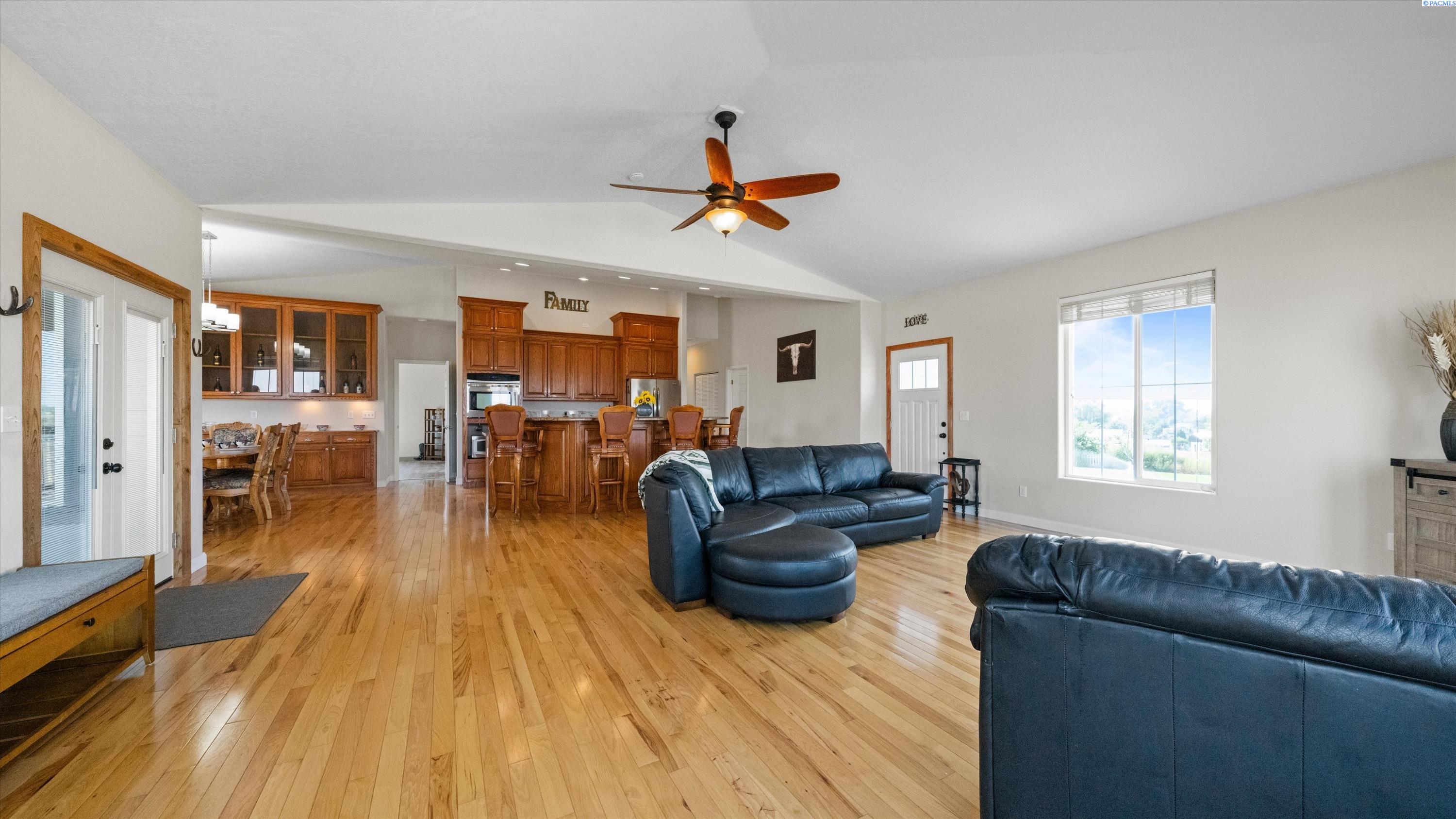 173403 West Byron Road Prosser, WA 99350 - Photo 7 of 42 Gallery Image 7