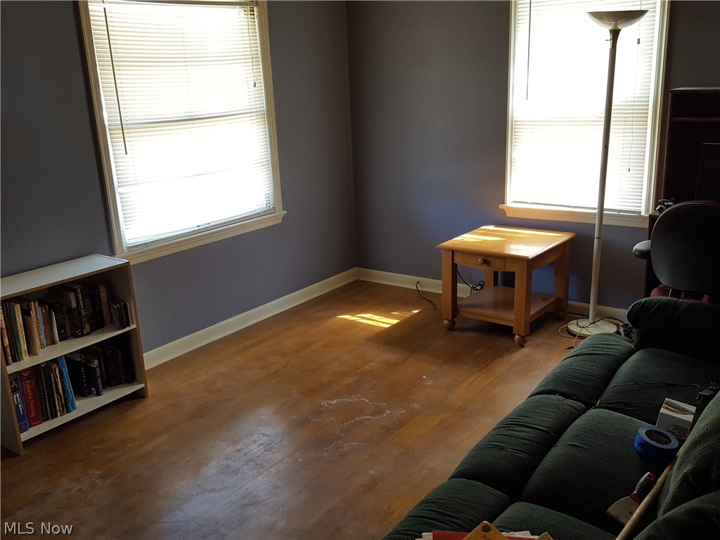 1384 South Green Road Cleveland, OH 44121 - Photo 4 of 11 Gallery Image 4