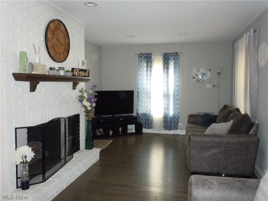 1135 Lander Road Cleveland, OH 44124 - Photo 5 of 19