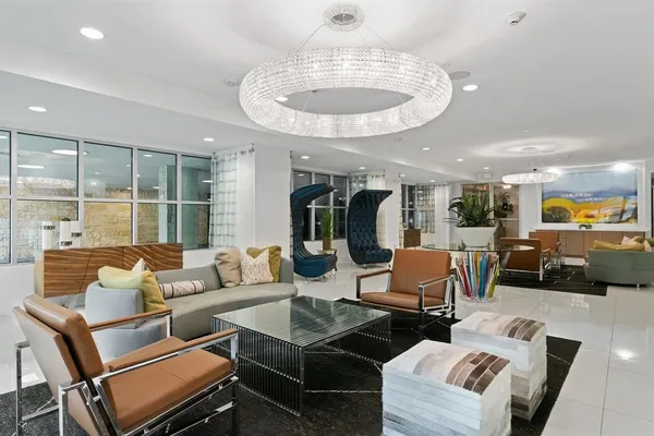 $599,900 | 1900 Barton Springs Road, Unit 5031, Austin, TX 78704