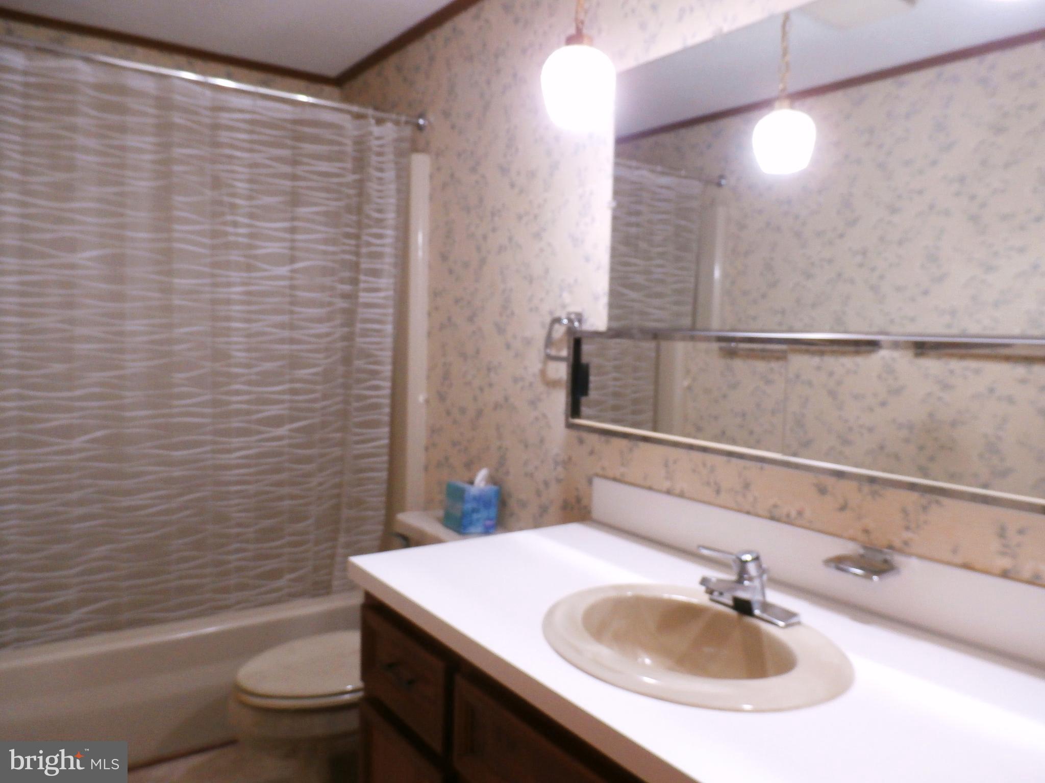 3107 Basford Road Frederick, MD 21703 - Photo 19 of 23 Bath serving bedrooms 2 & 3