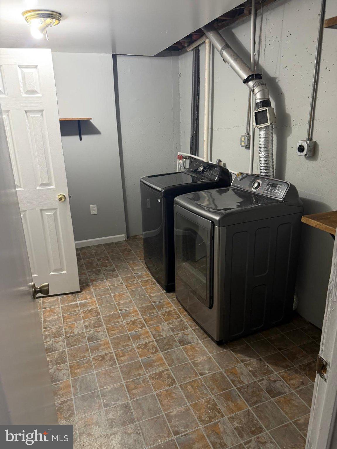 8458 Snowden Oaks Place Laurel, MD 20708 - Photo 5 of 19 Gallery Image 5