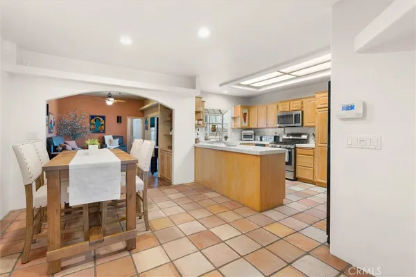 $949,900 | 518 West 213th Street, Carson, CA 90745