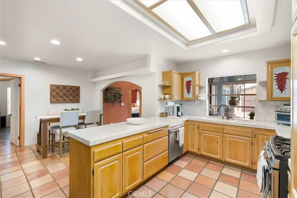 $949,900 | 518 West 213th Street, Carson, CA 90745