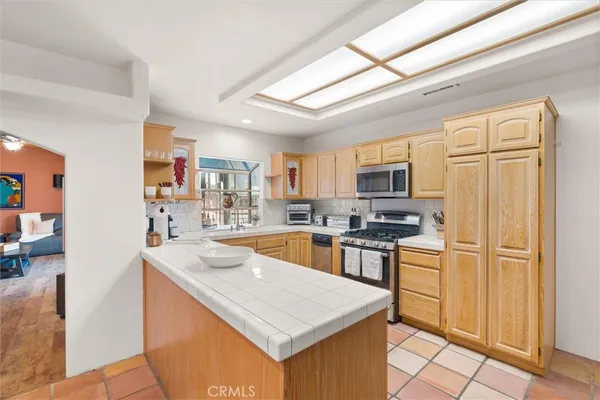 $949,900 | 518 West 213th Street, Carson, CA 90745