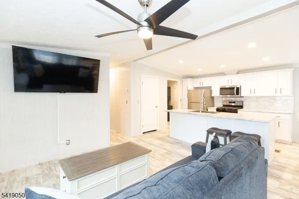 $215,000 | 4 Oakdale Village, Kendall Park, NJ 08824