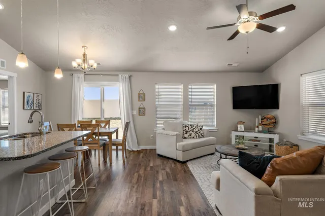 $430,000 | 7572 South Boysenberry Avenue, Boise, ID 83709