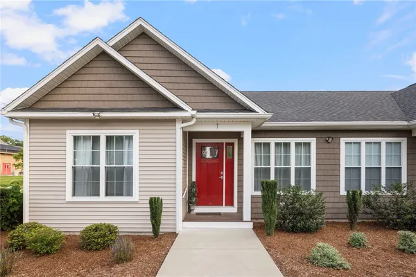 $425,000 | 628 Sandy Lane, Unit 1, Warwick, RI 02889