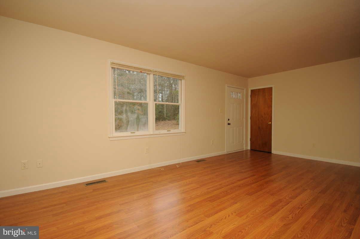 12747 Sillamon Road Goldvein, VA 22720 - Photo 9 of 17 Living Room