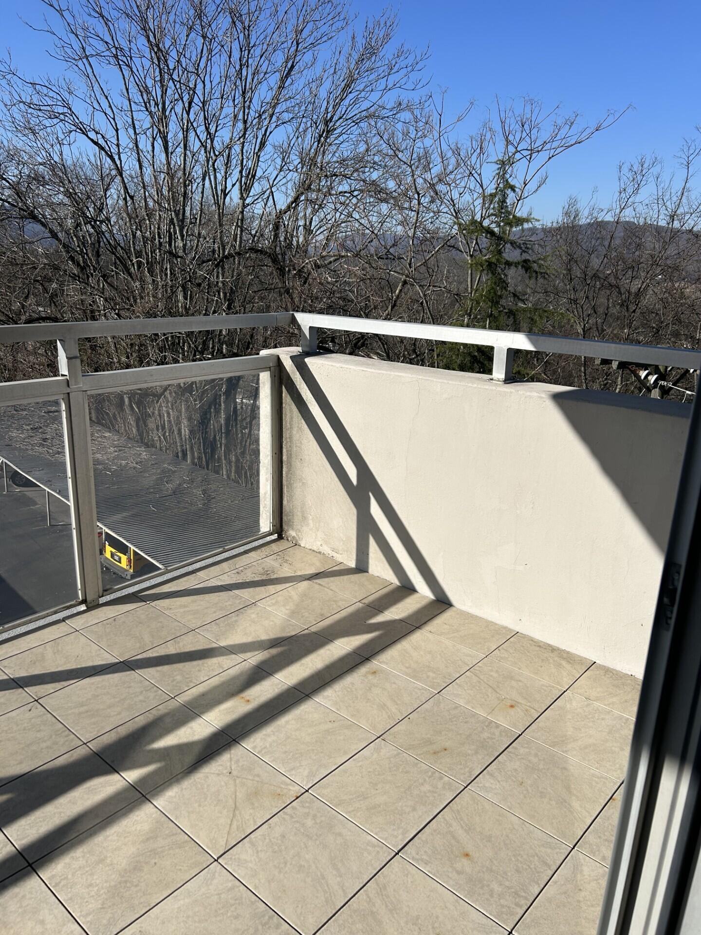 1131 Stringers Ridge Road, Unit 4H Chattanooga, TN 37405 - Photo 15 of 21 thumbnail_IMG_0646