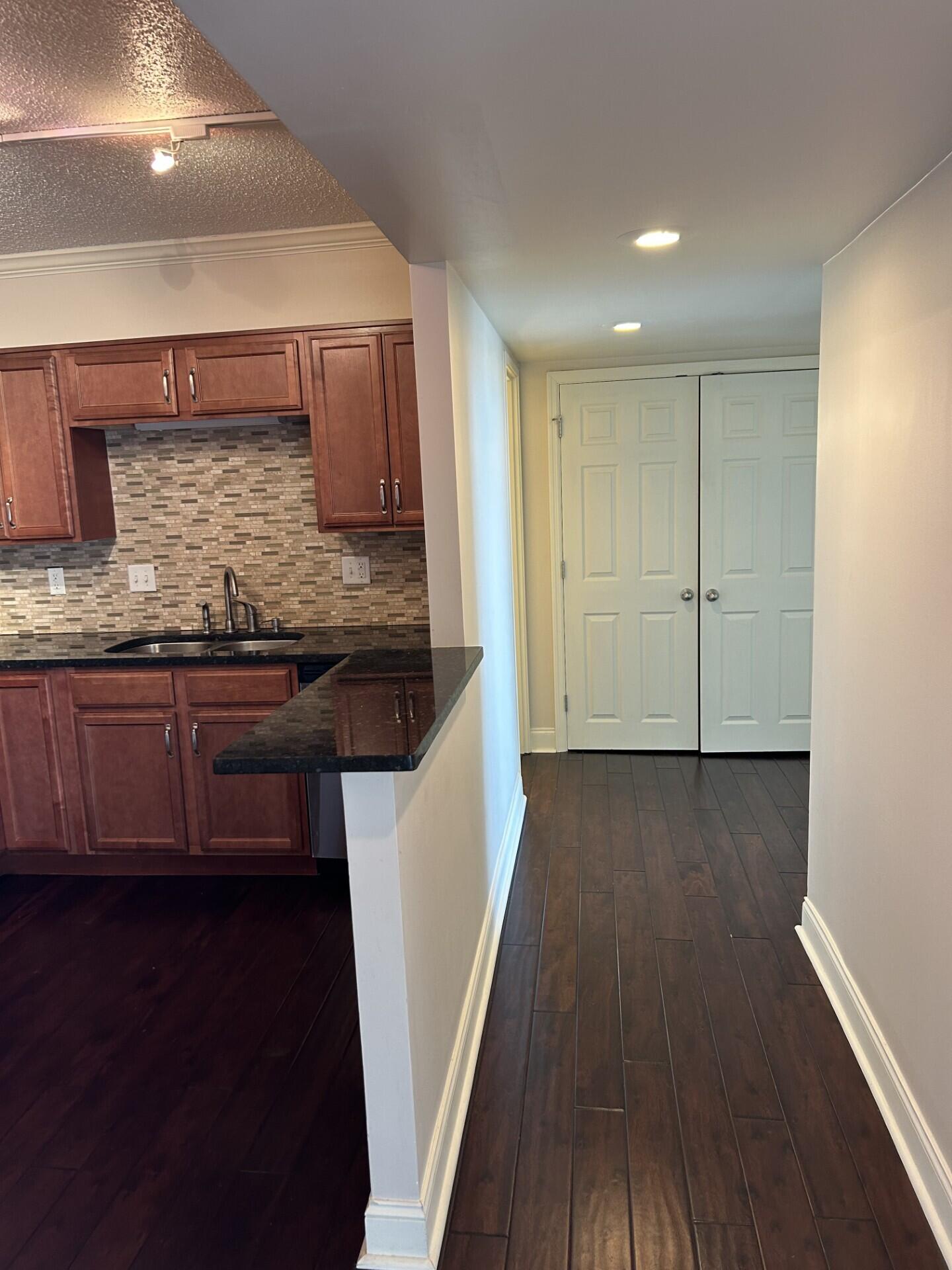 1131 Stringers Ridge Road, Unit 4H Chattanooga, TN 37405 - Photo 7 of 21 thumbnail_IMG_0635