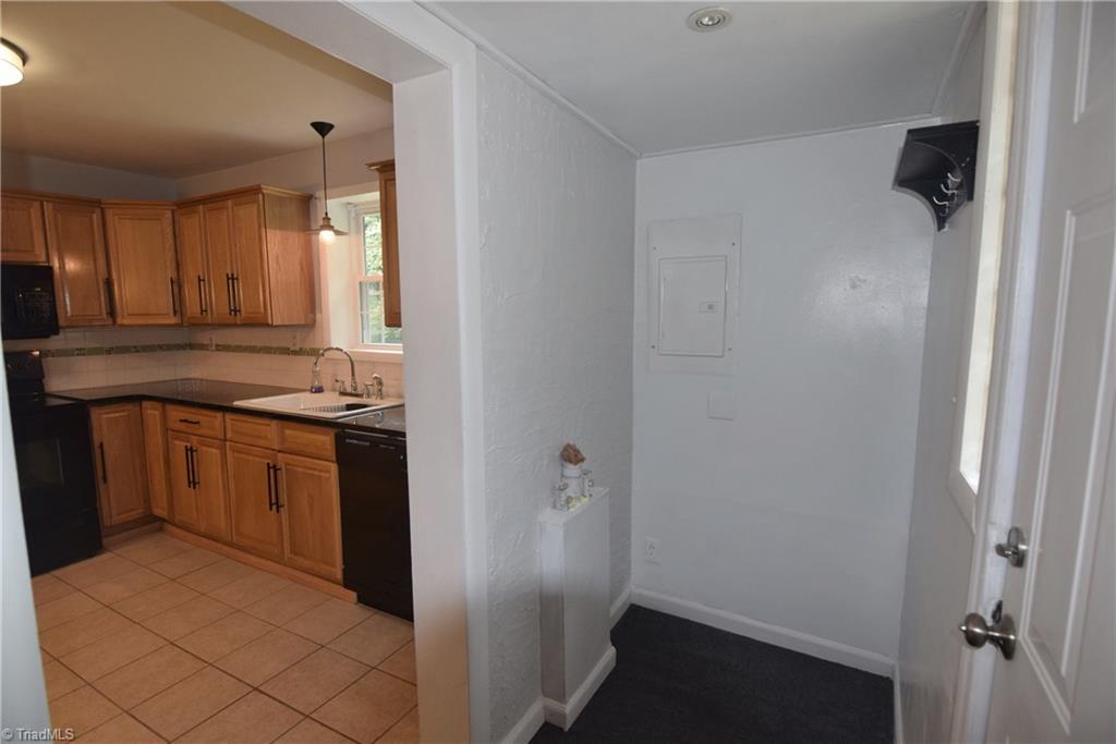 7831 Summerfield Road Summerfield, NC 27358 - Photo 13 of 26 Gallery Image 13