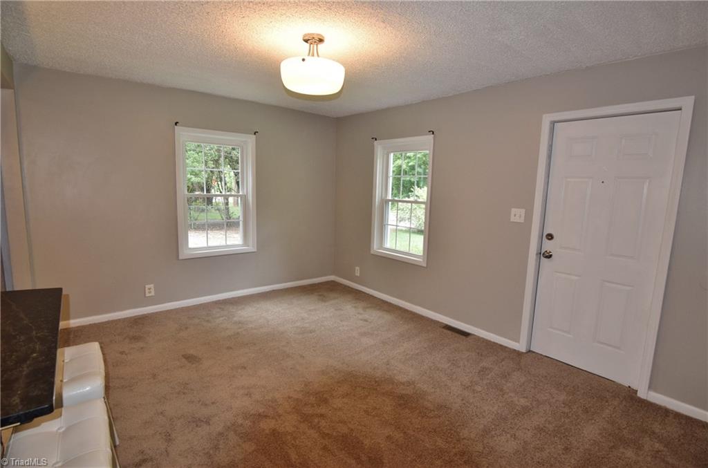 7831 Summerfield Road Summerfield, NC 27358 - Photo 5 of 26 Gallery Image 5