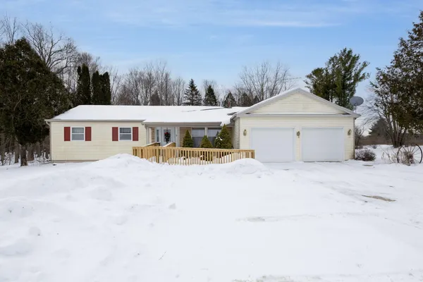 $232,500 | 8876 20th Avenue, Remus, MI 49340