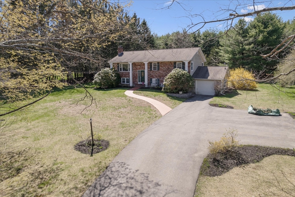 138 Benjamin Road Shirley, MA 01464 - Photo 4 of 41